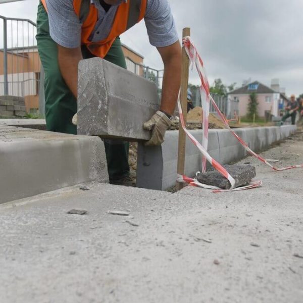 Osadenie cestných obrubníkov Bratislava Položíme